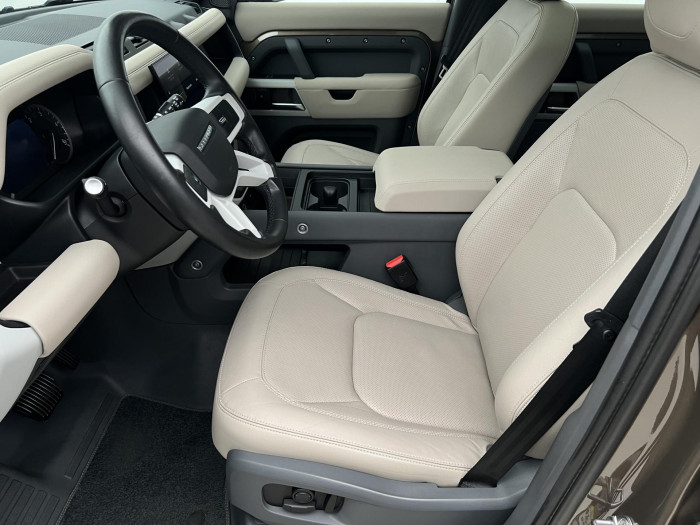Land Rover Defender D250 SE AWD AUT CZ 3.0 d SE