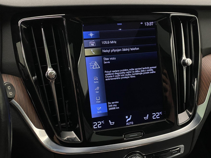 Volvo V60 CC B5 AWD MOMENTUM REZERVACE 2.0 CC CC Momentum