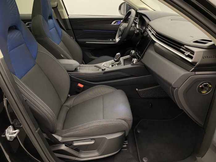 Lynk & Co 01 PHEV DCT AUT 1.maj. REZERVACE