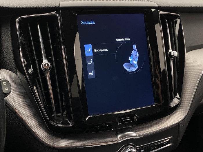 Volvo XC60 D4 AWD R-DESIGN AUT CZ 2.0 d