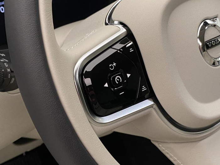 Volvo XC60 B4 AWD AUT DARK PLUS