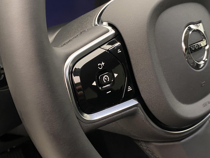 Volvo XC60 B4 AWD DARK PLUS AUT