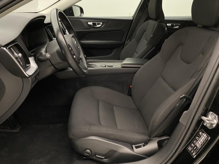 Volvo V60 D3 AWD MOMENTUM REZERVACE 2.0 d Momentum