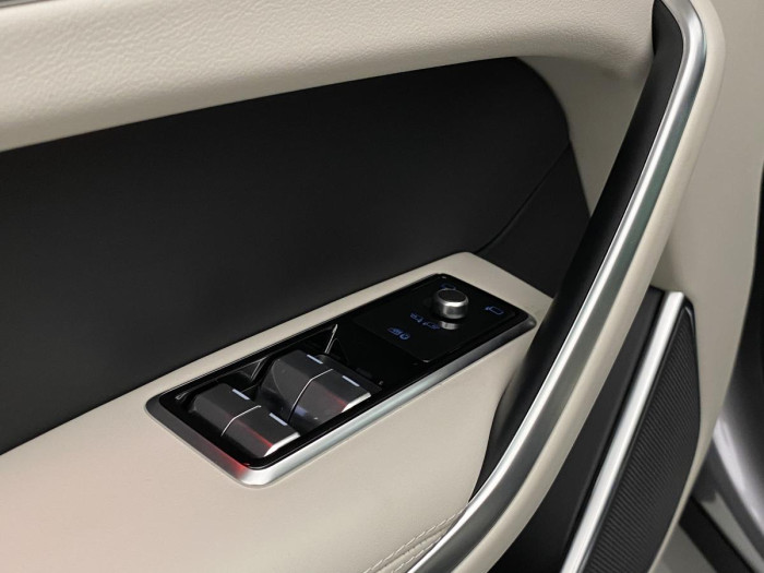 Jaguar F-Pace SVR 5.0 AWD AUT REZERVACE