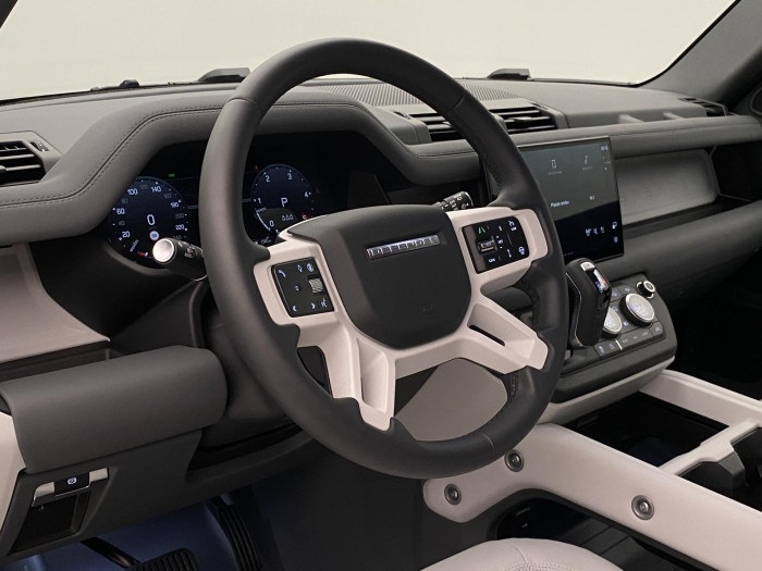 Land Rover Defender 110 D250 X-DYNAMIC SE AWD AUT 3.0 d Dynamic SE