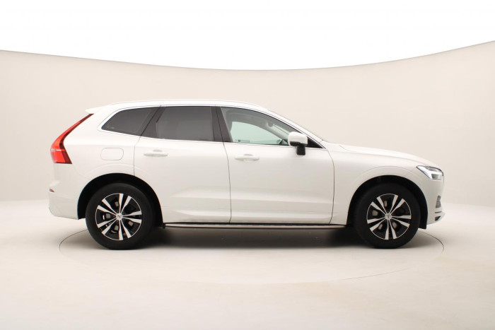 Volvo XC60 B5 AWD MOMENTUM - REZERVACE 2.0 Momentum