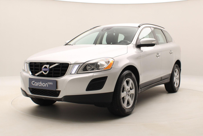 Volvo XC60 D5 AWD MOMENTUM AUT CZ 2.4 d Momentum