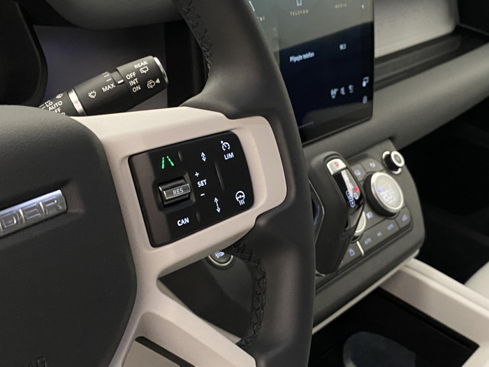 Land Rover Defender 110 D250 X-DYNAMIC SE AWD AUT 3.0 d Dynamic SE