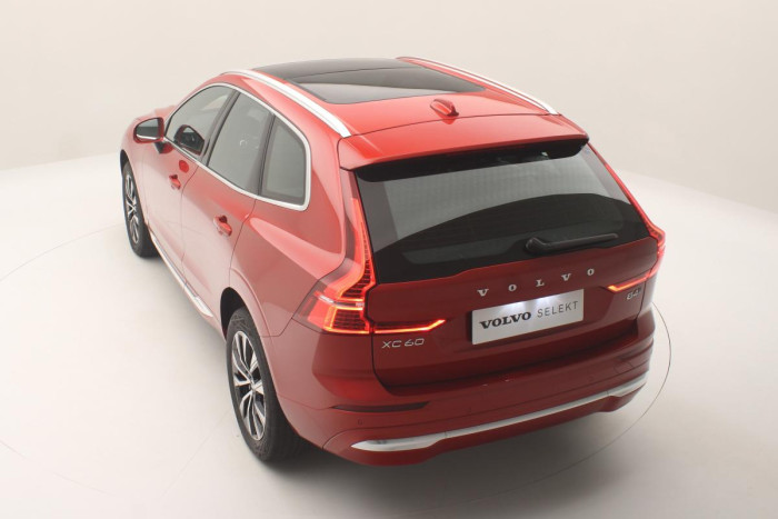 Volvo XC60 B4 AWD PLUS BRIGHT REZERVACE 2.0 Plus