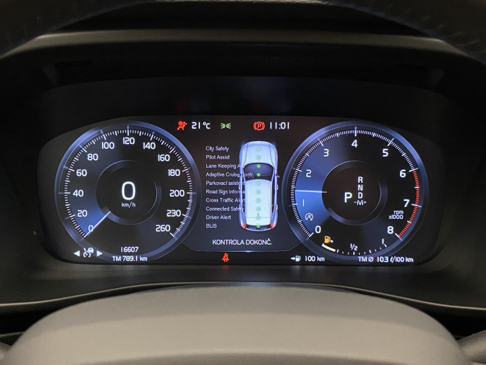 Volvo XC40 T5 AWD MOMENTUM AUT CZ 1.maj 2.0 Momentum