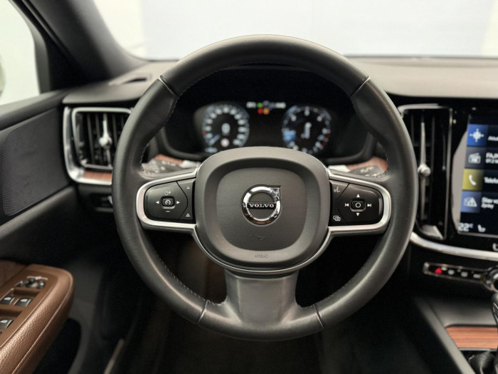 Volvo V60 D3 MOMENTUM PRO AUT REZERVACE 2.0 d Momentum