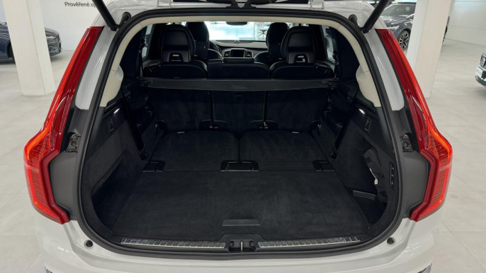 Volvo XC90 T6 INSCRIPTION REZERVACE