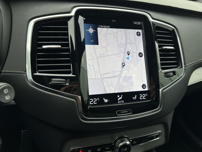 Volvo XC90 T8 AWD R-DESIGN Aut REZERVACE