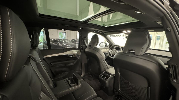 Volvo XC90 B5 AWD ULTIMATE DARK REZERVACE