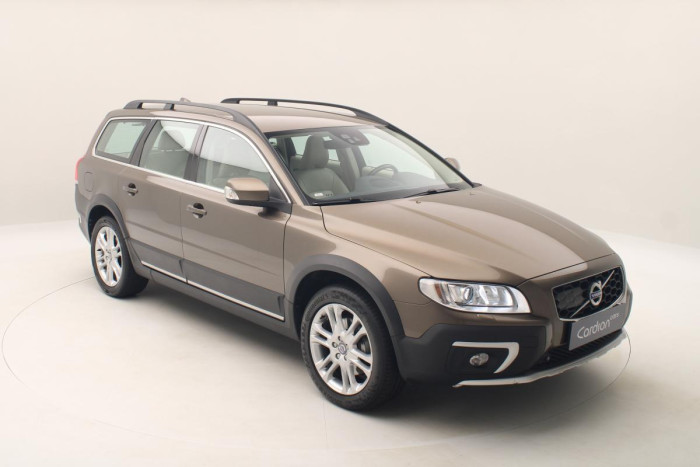 Volvo XC70 D4 AWD SUMMUM CZ - REZERVACE 2.4 d Summum