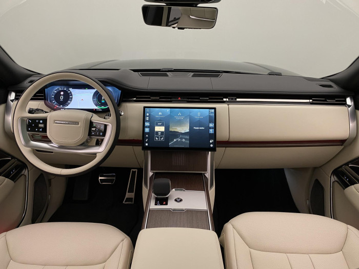 Land Rover Range Rover P550e AUTOBIOGRAPHY SWB