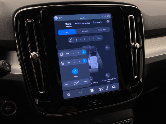 Volvo XC40 B3 DARK PLUS AUT CZ