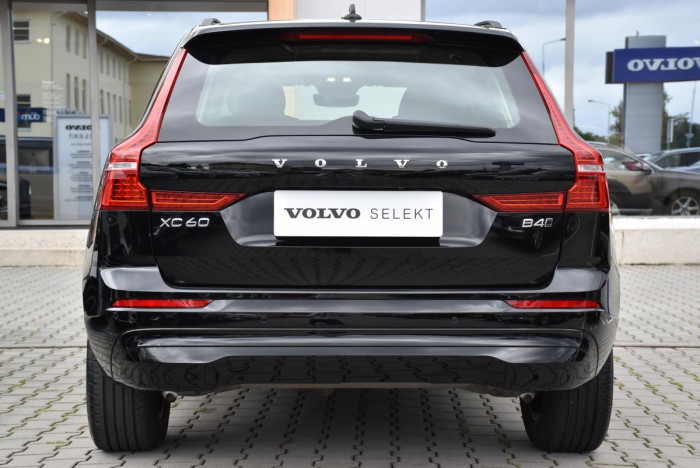 Volvo XC60 B4 AWD MOMENTUM REZERVACE 2.0 Momentum