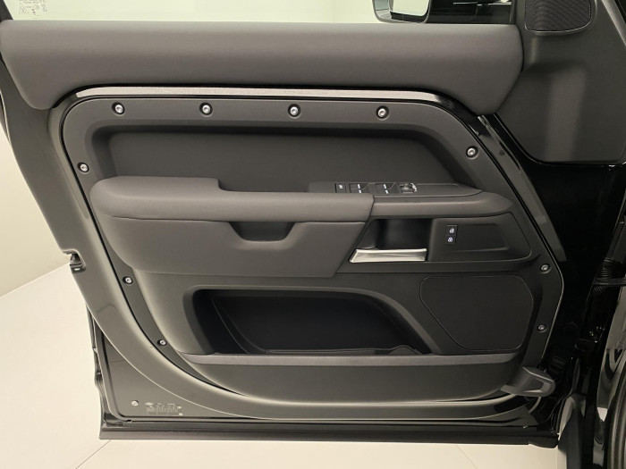 Land Rover Defender 110 D200 S AWD REZERVACE 3.0 d