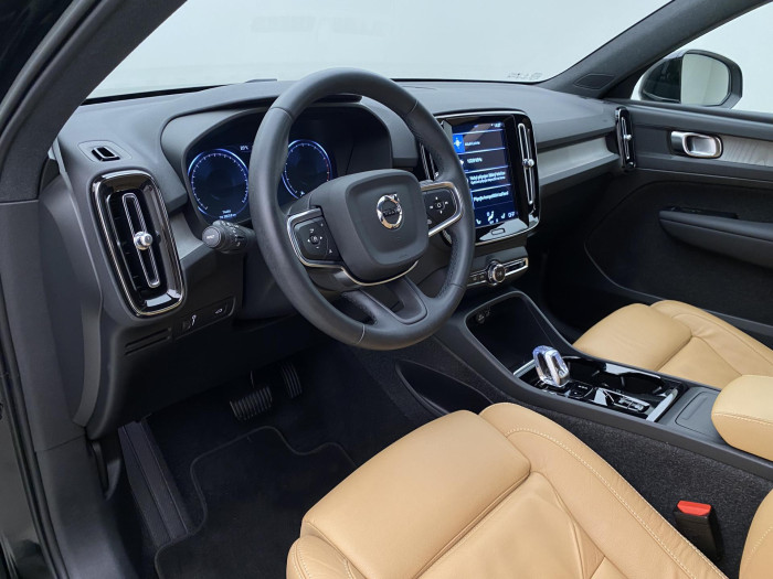 Volvo XC40 B4 AWD INSCRIPTION AUT CZ