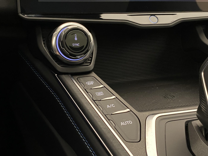 Lynk & Co 01 PHEV DCT AUT 1.maj