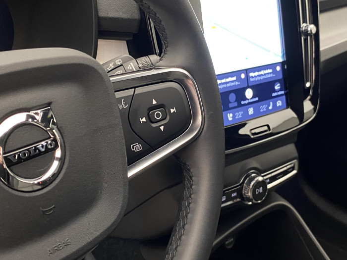 Volvo XC40 B3 DARK PLUS AUT CZ