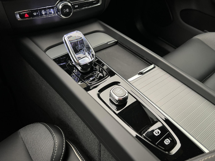 Volvo XC60 T6 AWD RECHARGE PLUS DARK AUT
