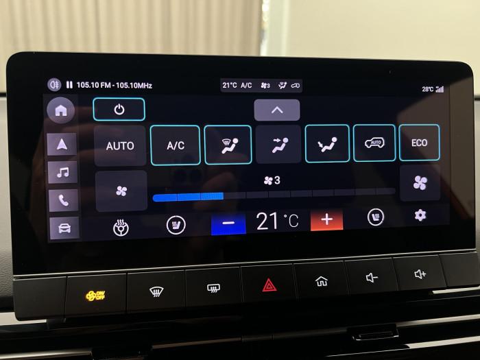 MG MG4 EV EXCLUSIVE 64 kWh CZ 1.maj. Exclusive