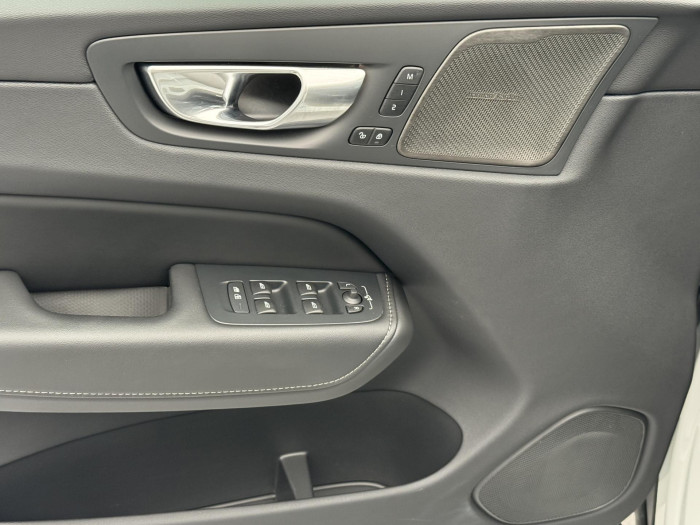 Volvo XC60 T8 AWD RECHARGE BRIGHT PLUS