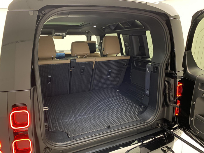 Land Rover Defender 110 D300 X-DYNAMIC HSE AWD AUT 3.0 d Dynamic