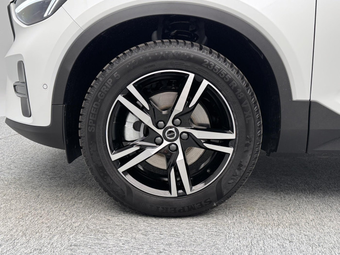 Volvo XC40 B3 AUT DARK PLUS