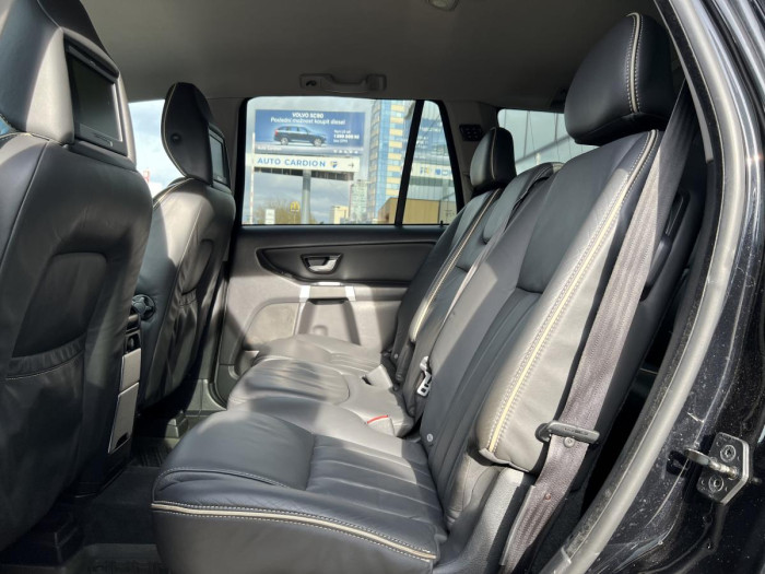 Volvo XC90 D5 AWD SUMMUM 7MÍSTNÁ 2.4 d Summum