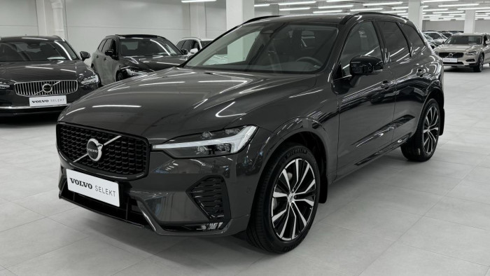 Volvo XC60 B4 PLUS DARK REZERVACE 2.0 Plus