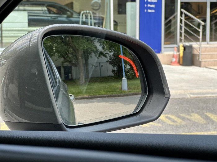 Volvo XC40 B4 AWD MOMENTUM ADVANCED 1.maj 2.0 Momentum
