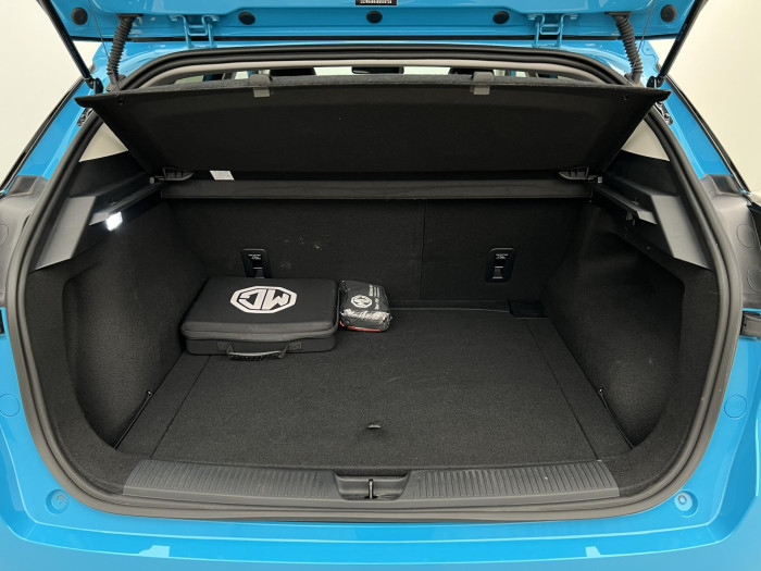 MG MG4 EV EXCLUSIVE 77kWh CZ 1.maj. Exclusive