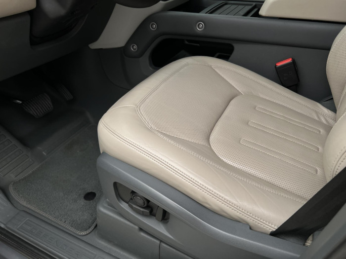 Land Rover Defender P400 HSE AWD AUT CZ