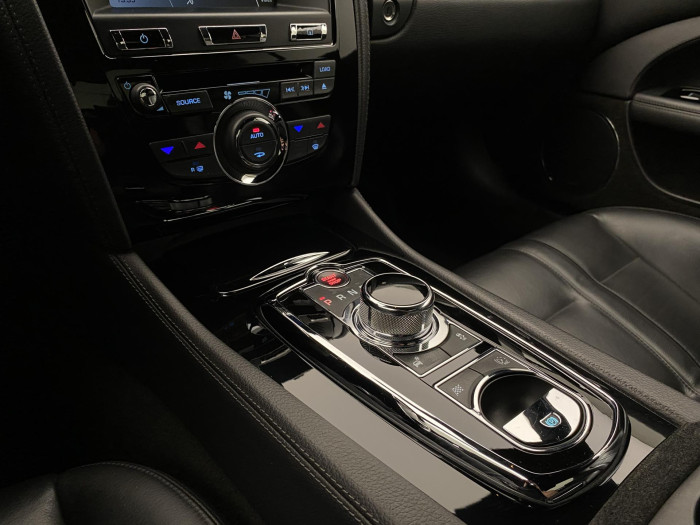 Jaguar XK8 5.0 S/C AUT