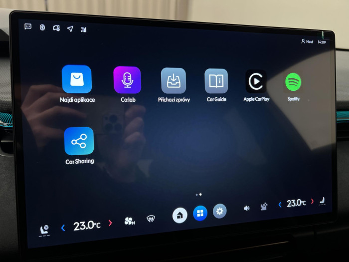 Lynk & Co 08 MORE PHEV