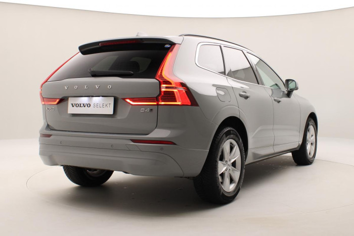 Volvo XC60 B4 AWD CORE AUT CZ  REZERVACE