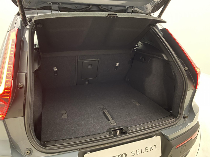Volvo XC40 CORE SINGLE MOTOR RECHARGE