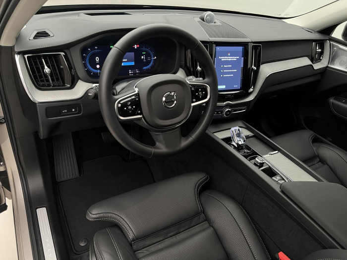 Volvo XC60 T6 AWD RECHARGE ULTRA DARK CZ