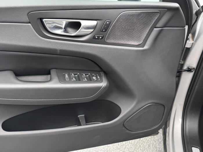 Volvo XC60 B6 AWD INSCRIPTION CZ