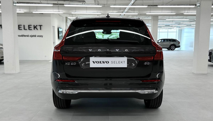 Volvo XC60 B5 AWD PLUS BRIGHT REZERVACE 2.0 Plus