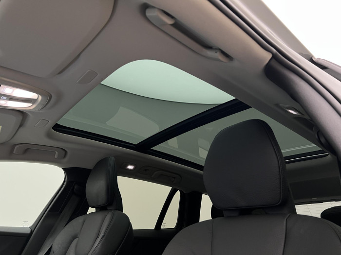 Volvo V60 B4 PLUS DARK AUT 1.maj.