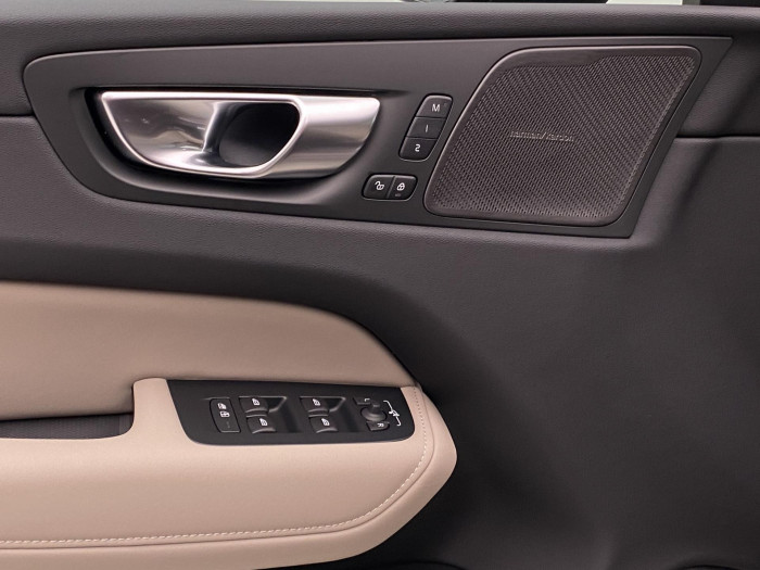 Volvo XC60 B5 AWD AUT DARK PLUS