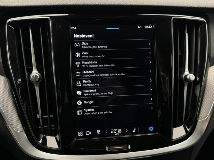 Volvo S60 T8 AWD RECHARGE CZ 1.maj