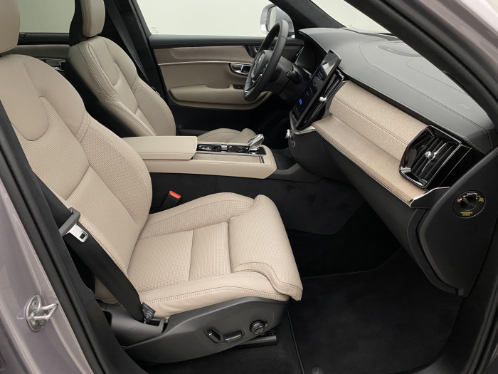 Volvo XC90 T8 AWD RECHARGE BRIGHT ULTRA 7
