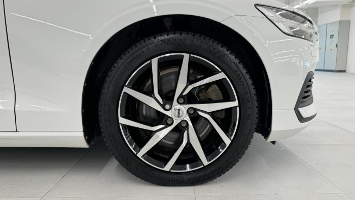 Volvo V60 T6 RECHARGE AWD REZERVACE