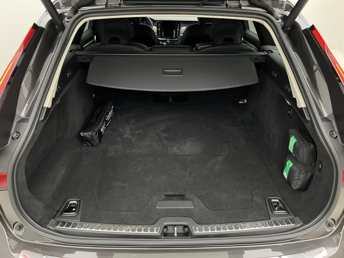 Volvo V90 T6 AWD RECHARGE PLUS DARK AUT