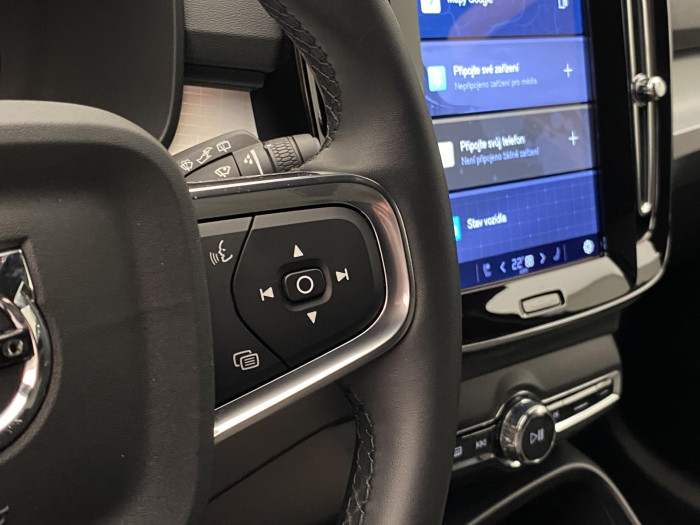 Volvo XC40 B3 DARK PLUS AUT CZ